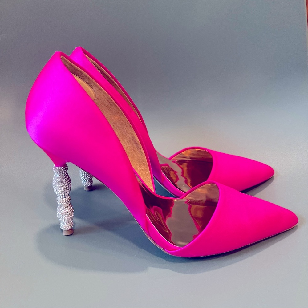 Jewel Badgley Mischka Fuchsia Heels with Pearl Accents